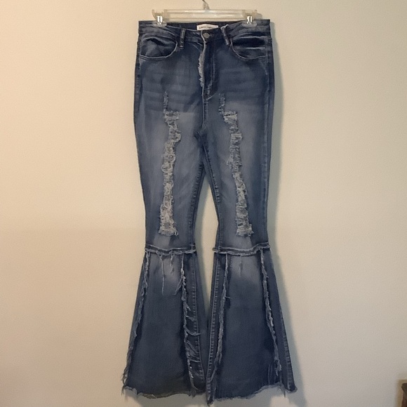 Almost Famous Denim - Almost Famous Women’s frayed‎ distressed bell bottom hippie boho jeans size 11